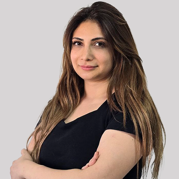 صورة لمديرة الموارد البشرية في شركة سينكرو