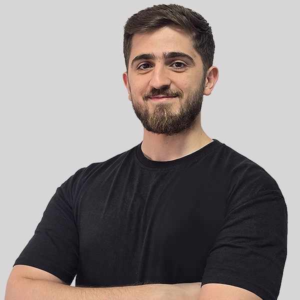 صورة لمسؤول ضبط الجودة في شركة سينكرو